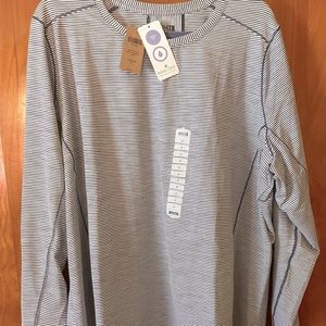 Womens long sleeve t-shirt. Size 3X